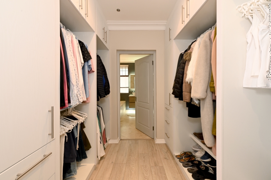 To Let 4 Bedroom Property for Rent in Constantia Western Cape